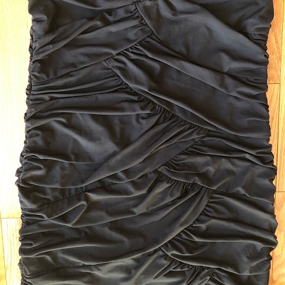 NWOT Criss Cross Ruched Bodycon Dress - Picture 3 of 13